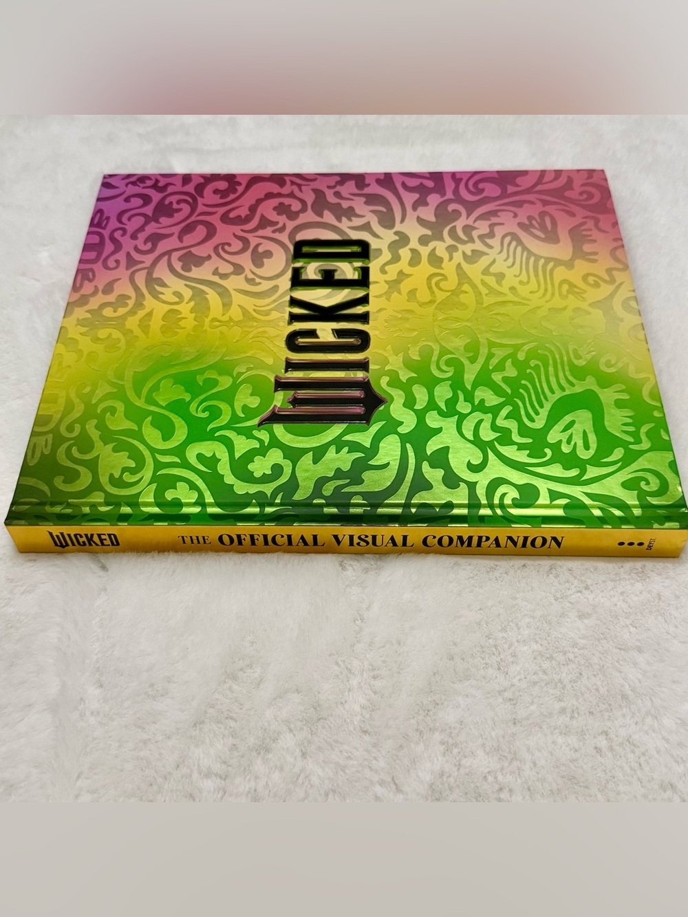 Wicked The Official Visual Companion Hardcover Book 300+ Images Collector Book